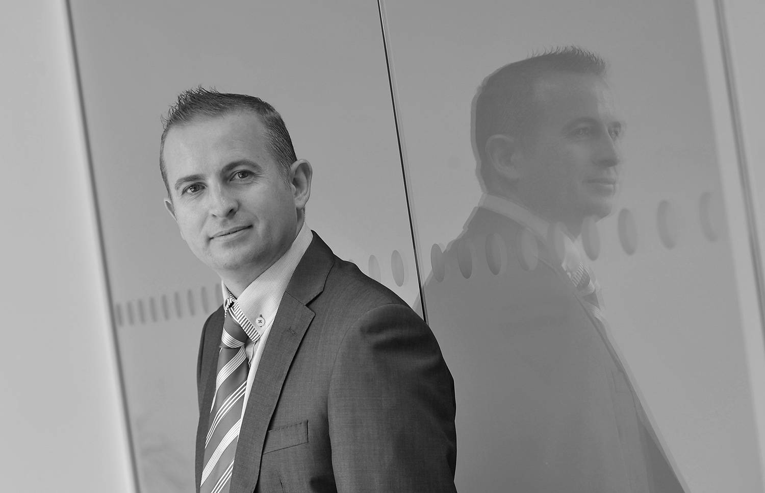 staff portrait Aldermore bank. image taken for press release by photographer mike kelly picturepress. birmingham