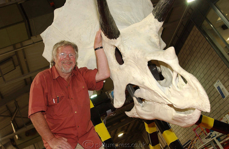 Bill Oddie tv presenter with dinosaur head.  image produced for news release. by picturepress 